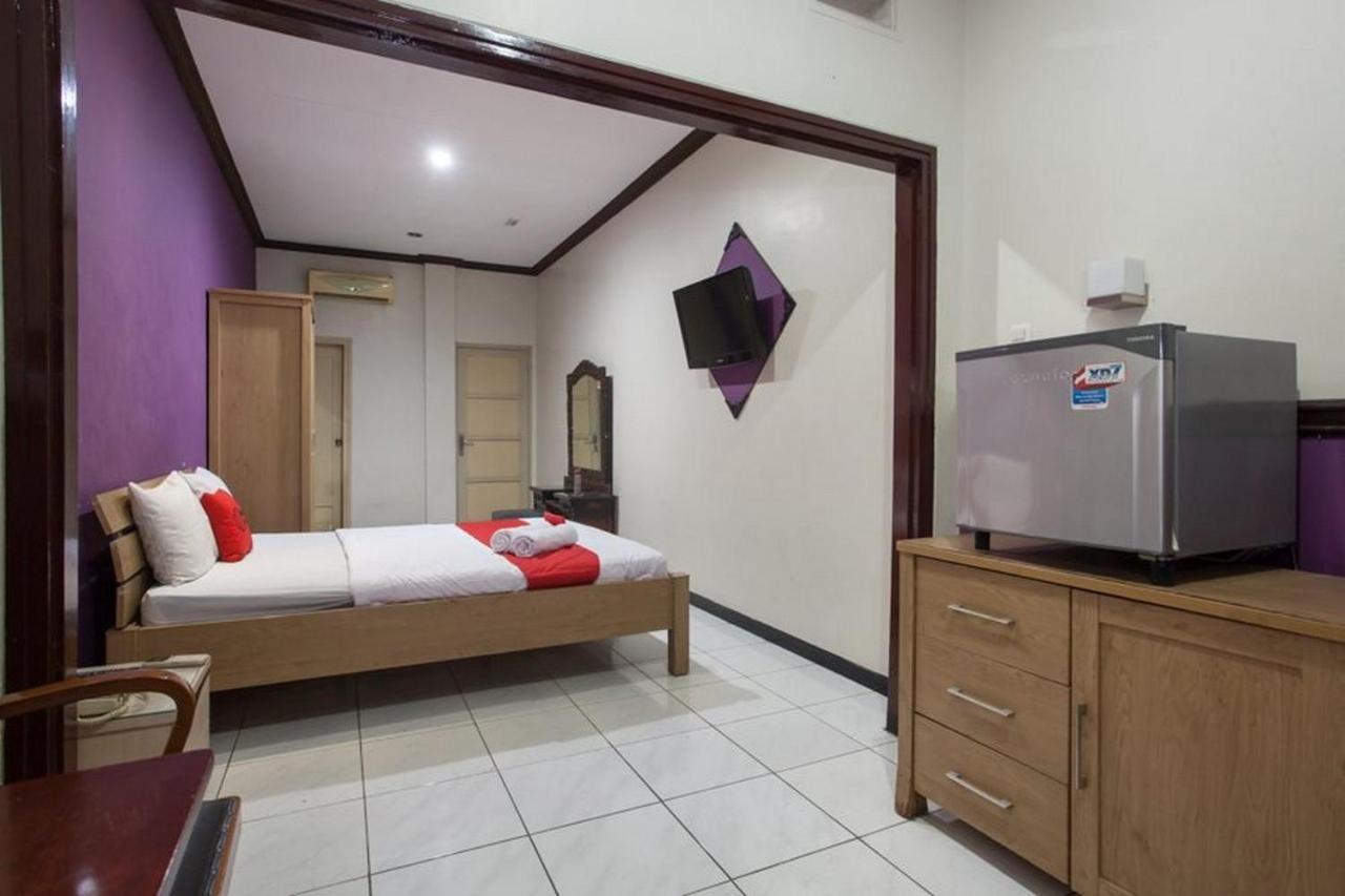 Hotel Reddoorz @ Urip Sumoharjo Surabaya Exterior foto
