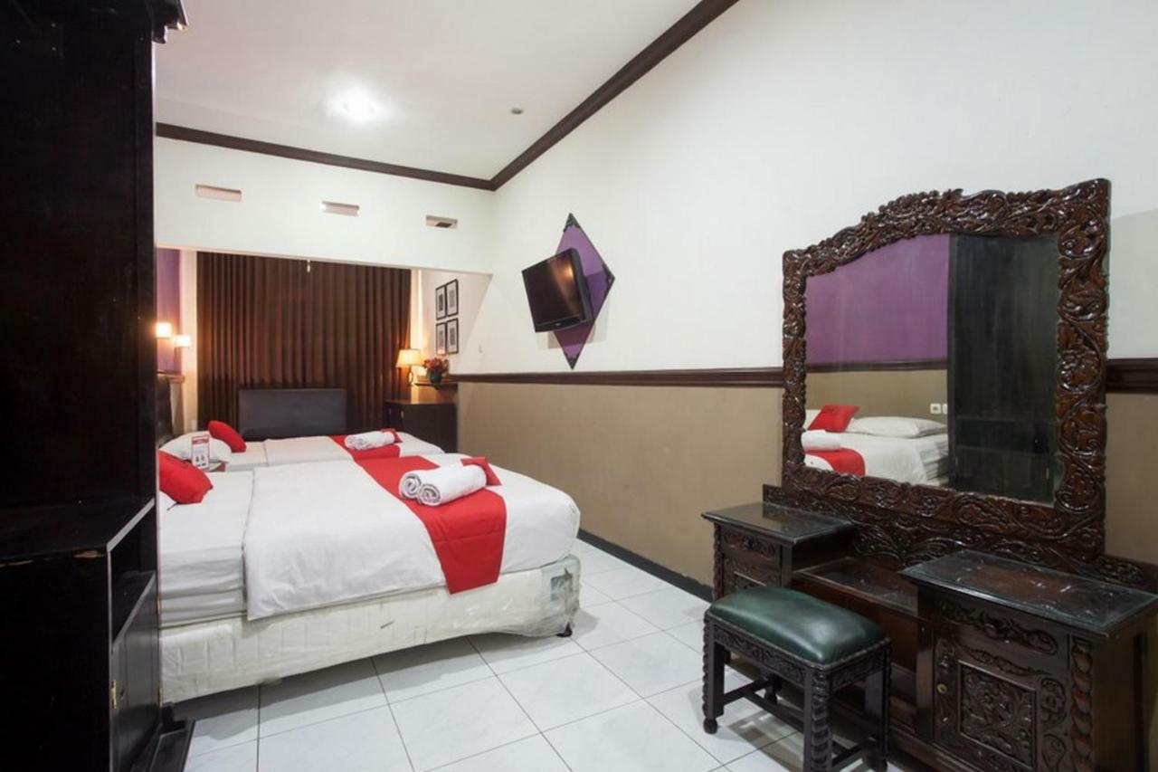 Hotel Reddoorz @ Urip Sumoharjo Surabaya Exterior foto