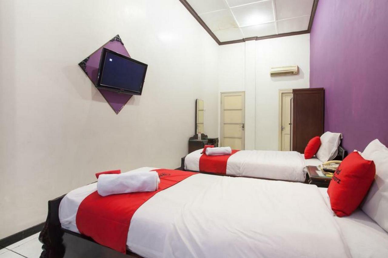 Hotel Reddoorz @ Urip Sumoharjo Surabaya Exterior foto